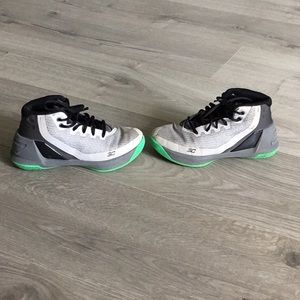 Steph Curry Under Armour high tops-3Y